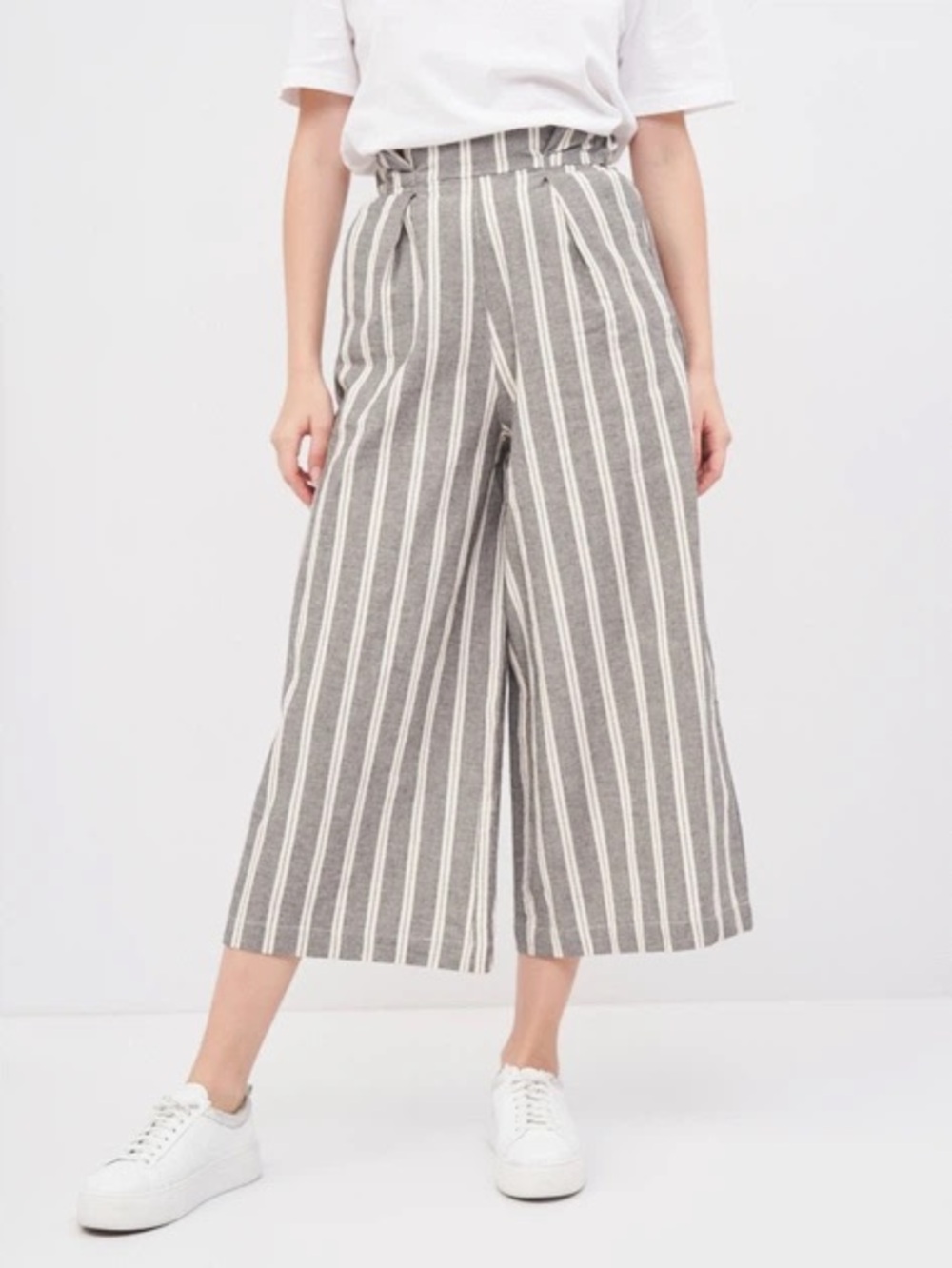 Pull&Bear Gray and White High-Waist Striped Wide-Leg Pants